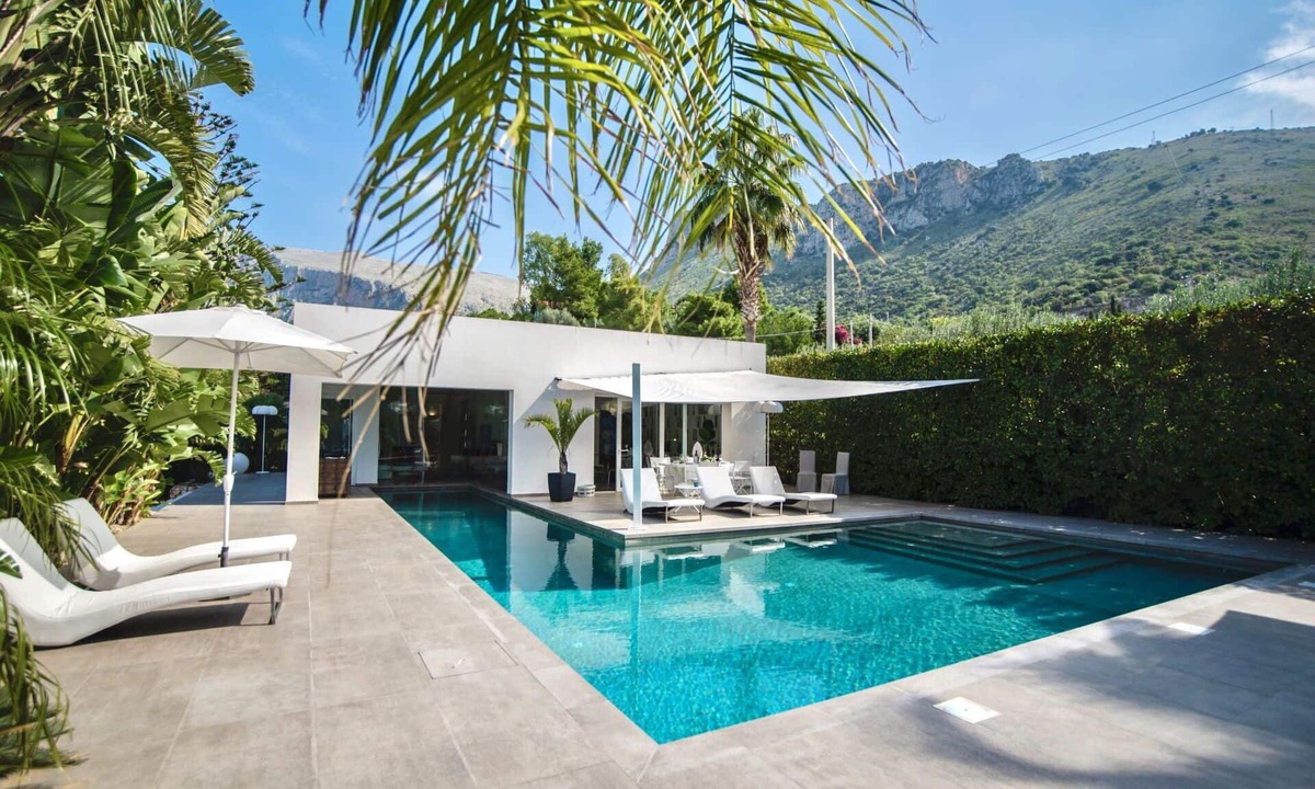 Terrasini Villa | Beautiful private villa for 4 guests with WIFI, private pool, A/C, TV and patio