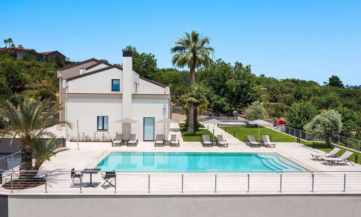 Mascali Villa | Beautiful private villa for 11 guests with private pool, WIFI, A/C, TV, terrace and panoramic view