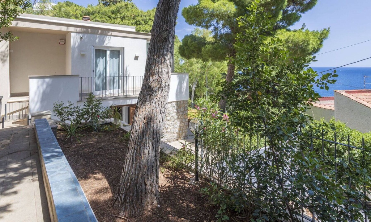 Addaura Villa | Beautiful private villa for 6 people with A/C, WIFI, TV, patio and parking
