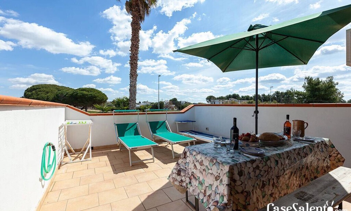 La Strea House | Beautiful vacation home with garden and veranda, 5 rooms in Porto Cesareo, m151