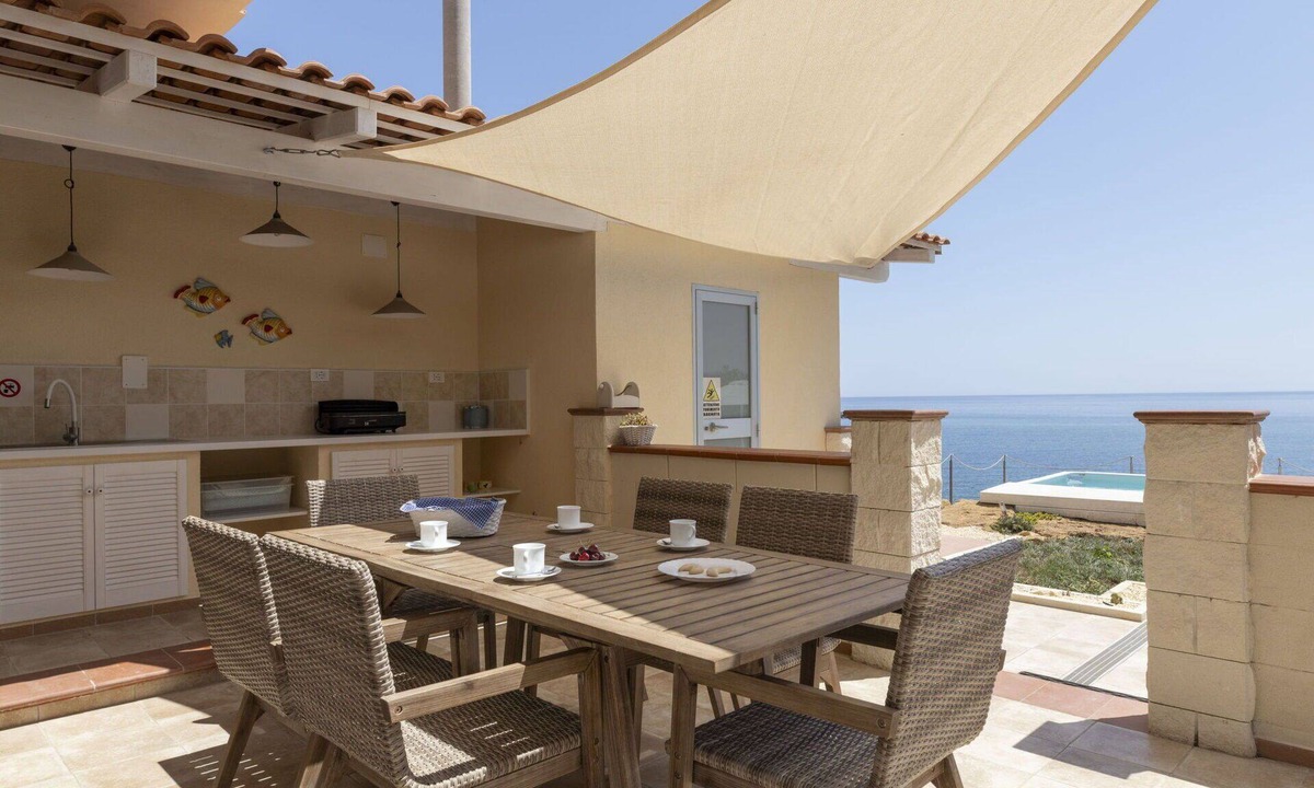 Punta Milocca House | Beautiful villa for 6 guests with A/C, WIFI, private pool, TV and terrace