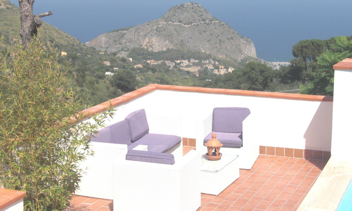 Cefalu Villa | Beautiful villa with pool: stunning sea view.