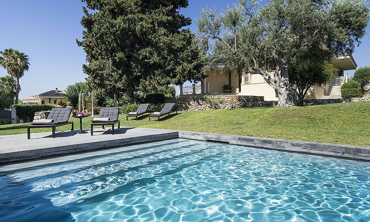 Syracuse Villa | Belvilla by OYO Profumo