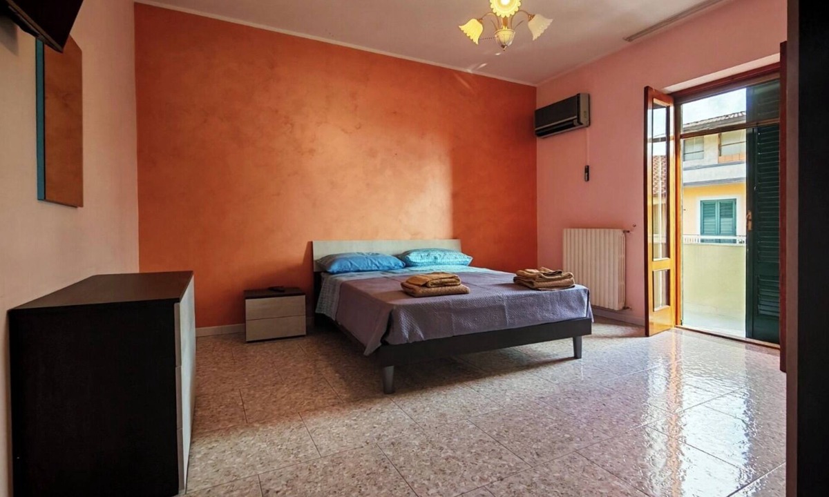 Cinquefrondi Apartment | Between the sea and the mountains