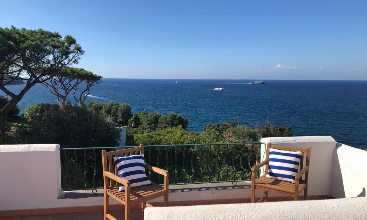 Ischia Porto Villa | Bouganville by IschiaExp
