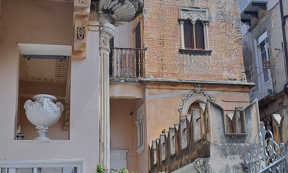 Tropea Apartment | Brigitte, centre, 5 minutes walk to the beach, 10 minutes walk trainstation.
