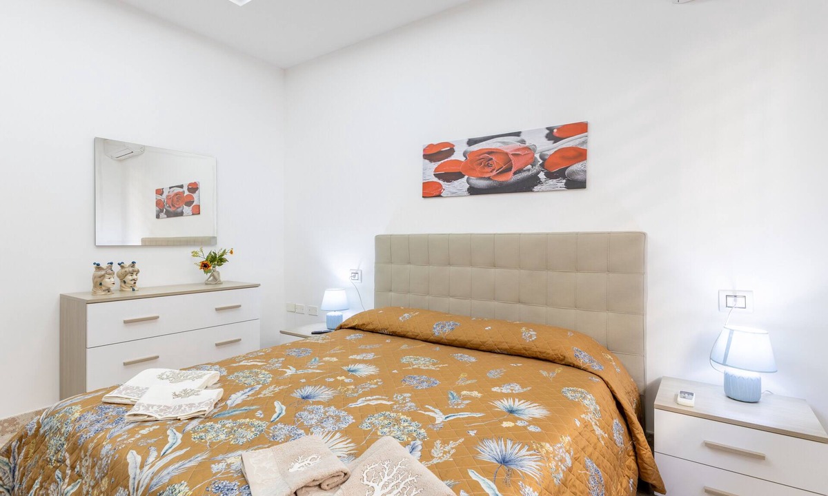 Pozzallo Apartment | Casa Carolina with Wi-Fi and Air Conditioning