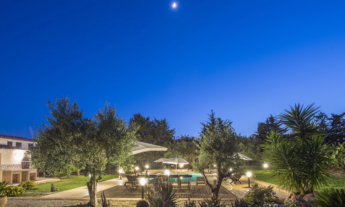Scicli Villa | CASA GALO' -HOLIDAY HOUSE IN SICILY-IN NATURE HEART:POOL,TENNIS,CYCLE FACILITIES