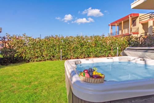 Agnone Bagni Apartment | Casa Smeralda a 200m From The Sea - Happy Rentals