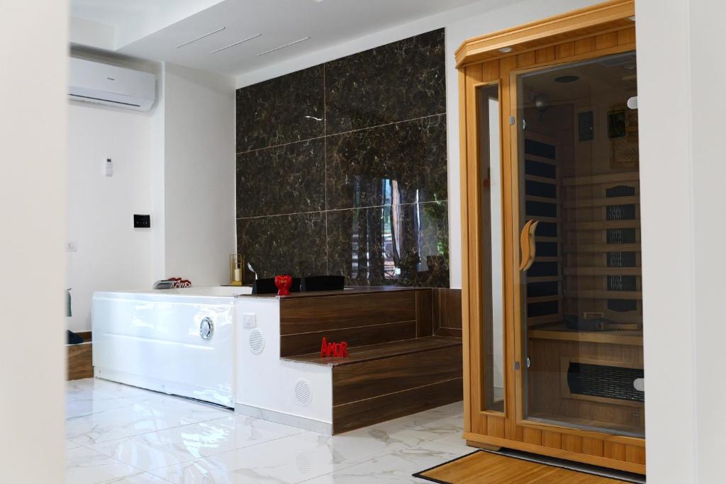 Lanzara House | Castle View Rooms - Suites & Rooms - Free Parking