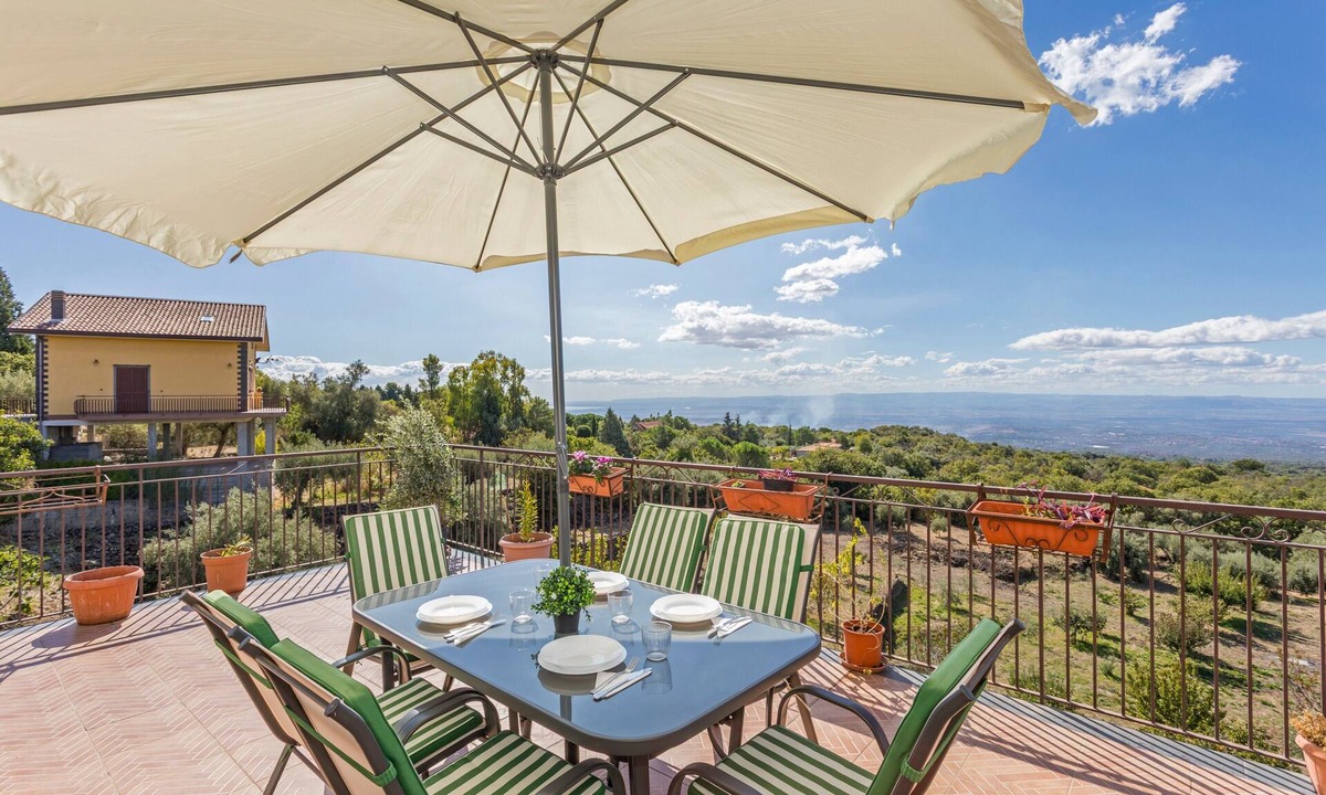 Belpasso Villa | Chalet 'Oasi Dell'Etna' – Mountain Views, Garden, Pet Friendly, Near Etna