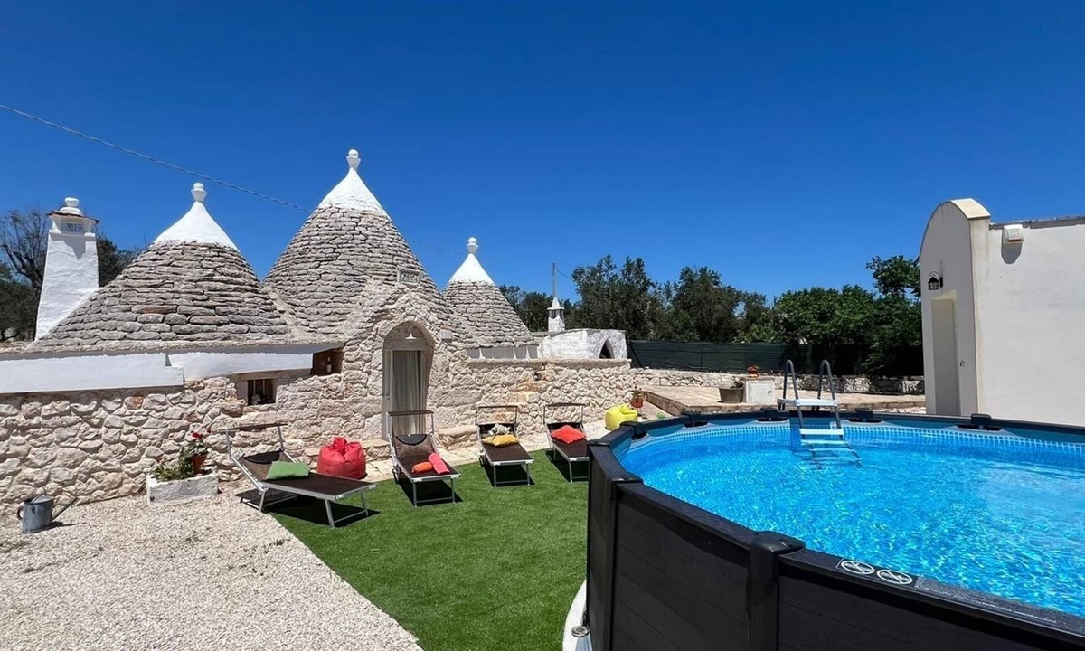 San Michele Salentino Cottage | Chateaux des Trulli " Angelica's Suite "