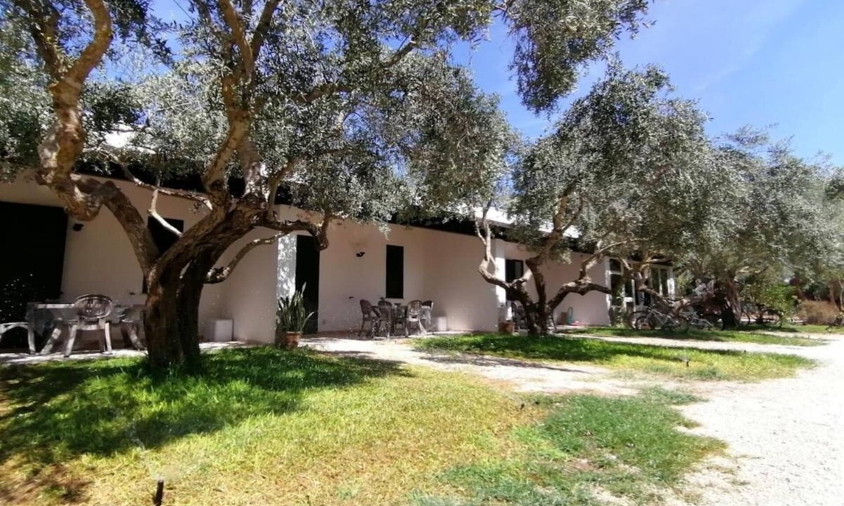 Marsala Apartment | Chic Lilybee 1bedroom apartment-GardenView sleep 3