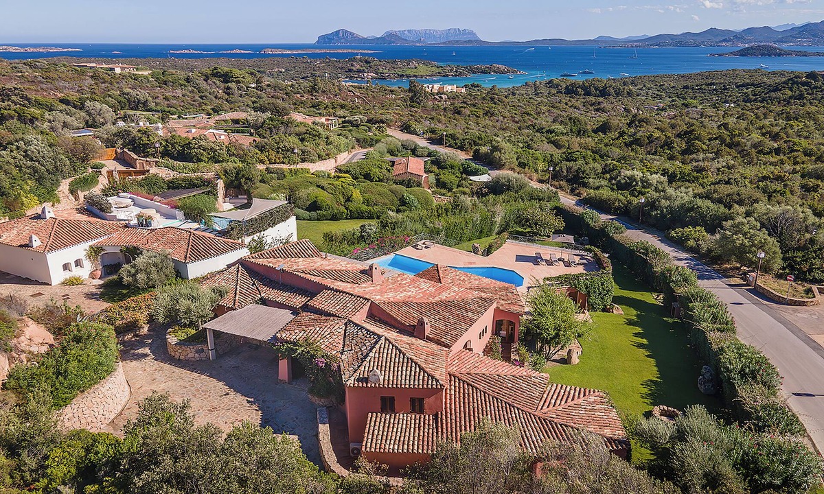 Abbiadori Villa | Classic villa, Cala di Volpe, minutes away from Sardinia's most iconic beaches