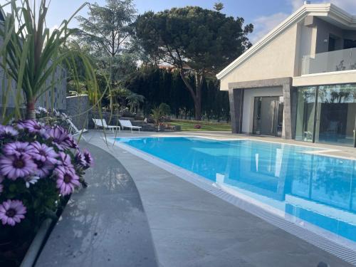Trecastagni House | Coco Noir Luxury Villa