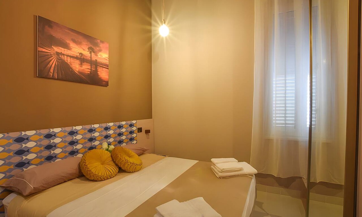 Reggio Calabria House | Comfortable Loft Near City Station with Terrace, Wi-Fi & Air Conditioning