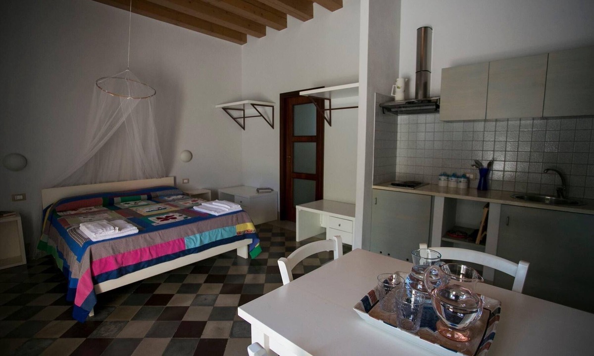 Syracuse Apartment | Comfortable studio apartment 6 km from Syracuse city