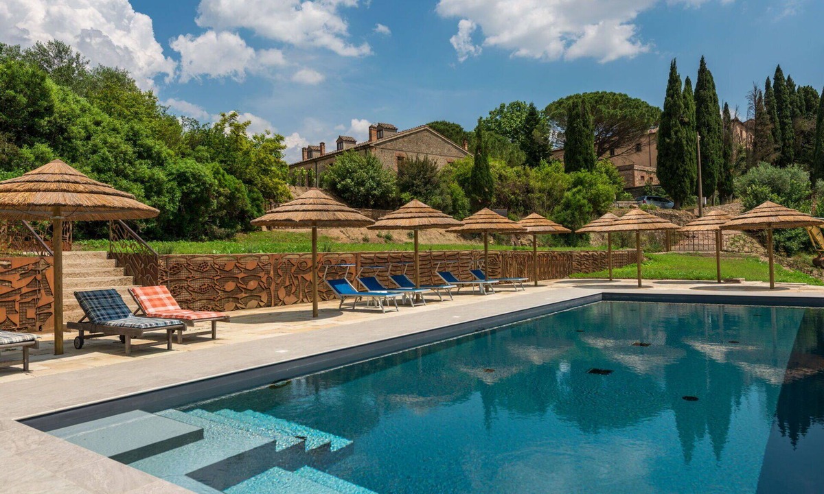 Civitella Paganico Apartment | Cosy apartment for 4 people with pool, A/C, WIFI, TV, terrace and pets allowed