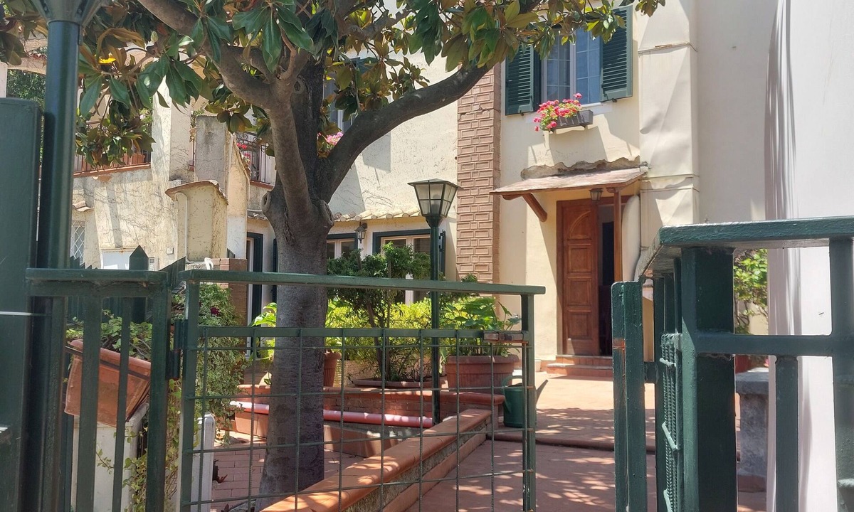 Cava de' Tirreni Apartment | Cozy abode in verdant area 3km from the Amalfi Coast