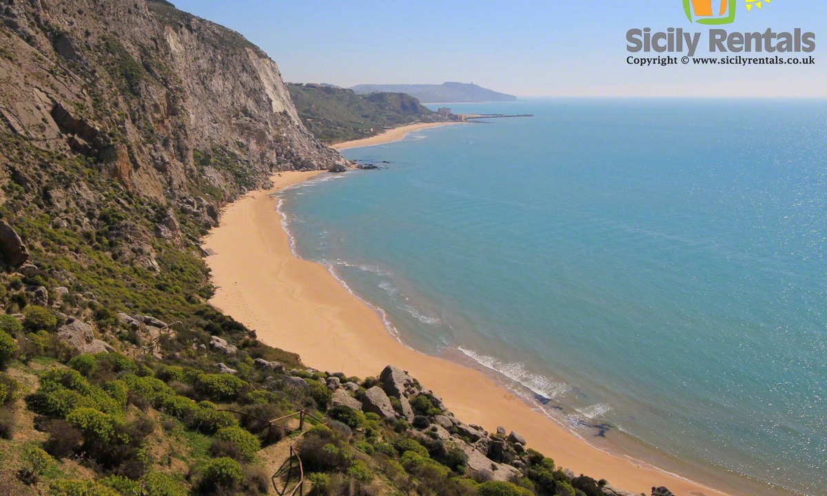 Ribera Apartment | Cozy apartment few minutes driving from beach paradises