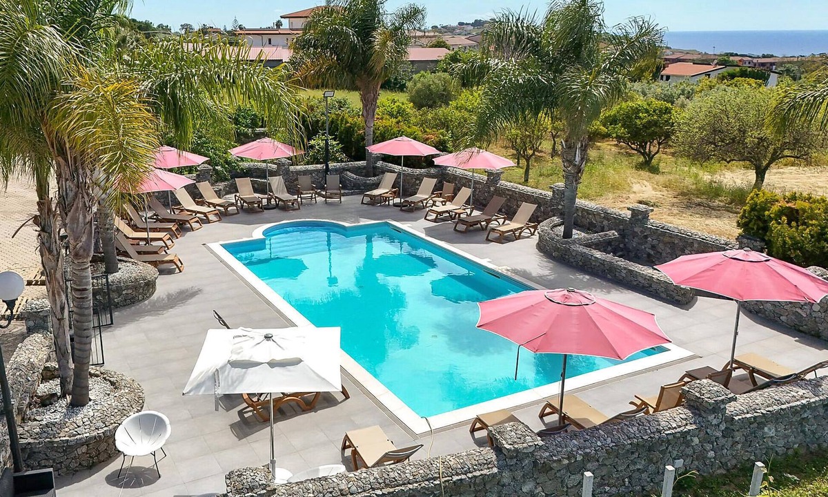 San Nicolo Apartment | Cozy apartment in Ricadi with WiFi