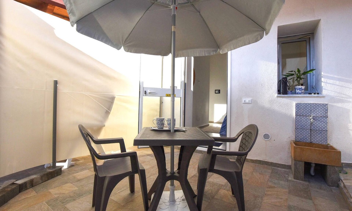 Isola delle Femmine House | Cozy home in Isola delle femmine with WiFi