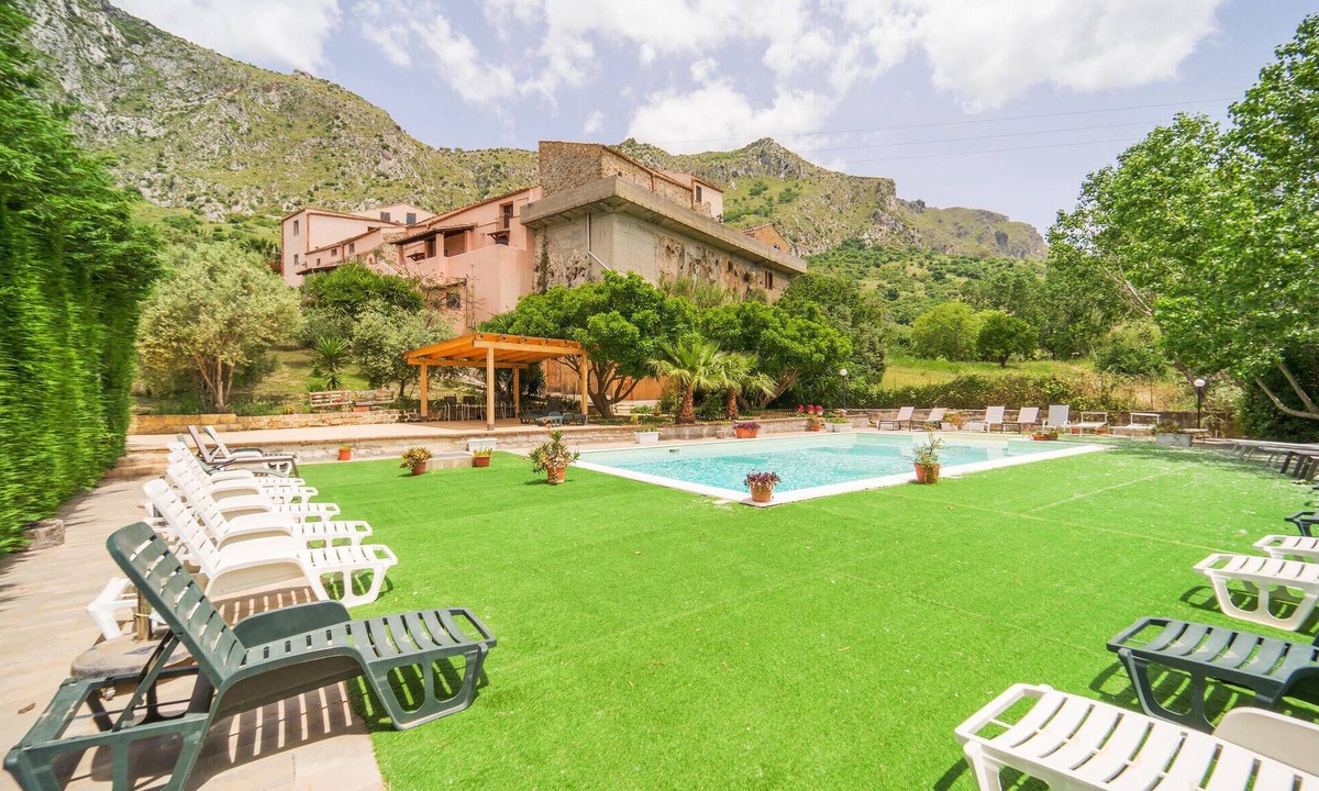 San Giuseppe Jato House | Cozy home in San Giuseppe Jato with outdoor swimming pool
