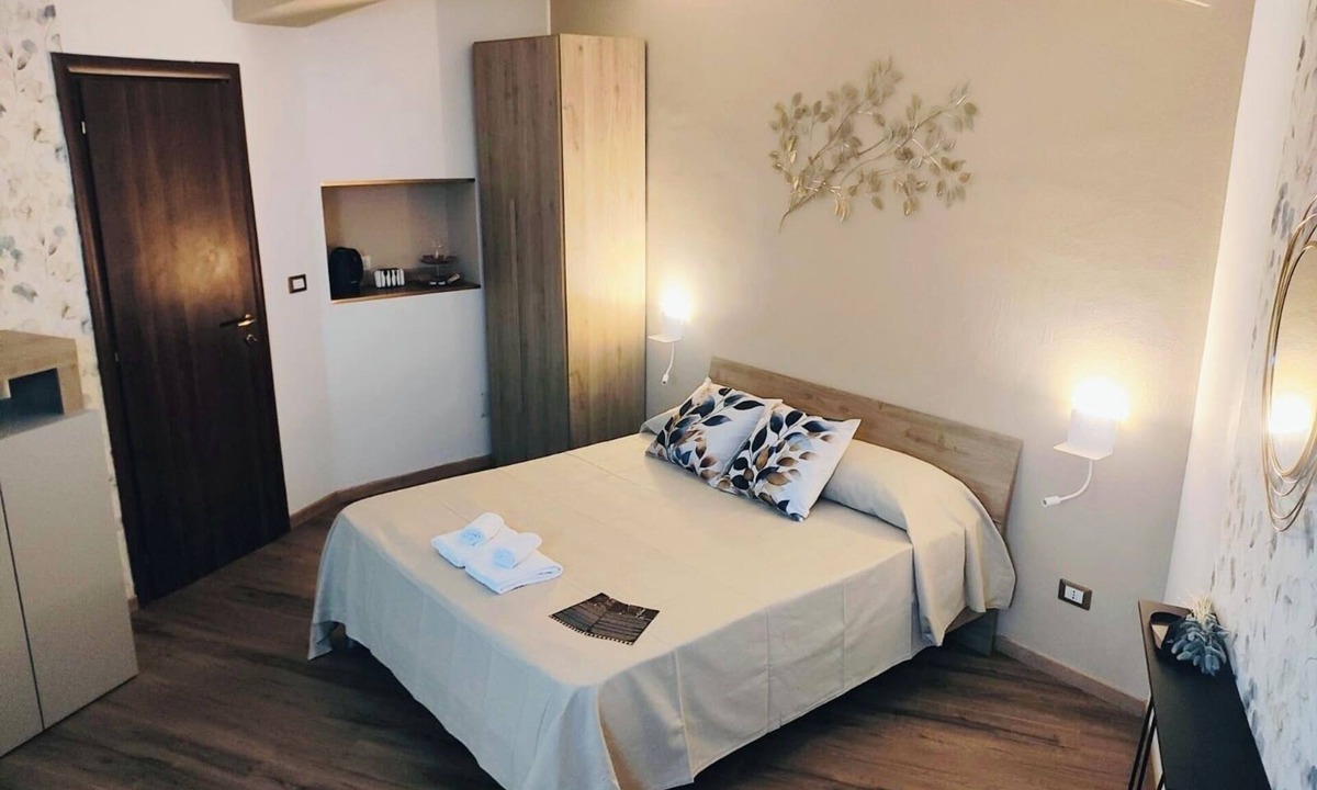 Reggio Calabria House | Cozy room, 5 minutes from downtown. So many services at your fingertips.