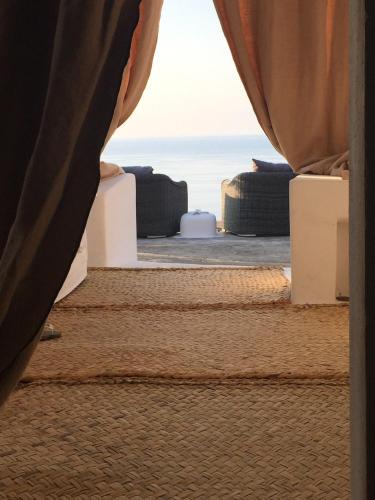 Martingana House | Dammuso dei Turchi by the ocean