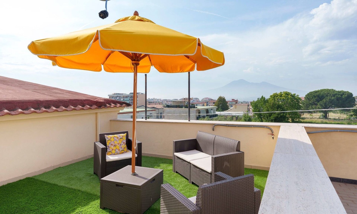 Gragnano Apartment | Day Dreams Home - Sorrento Amalfi Apartment with Sea View, Wi-Fi & Air Conditioning