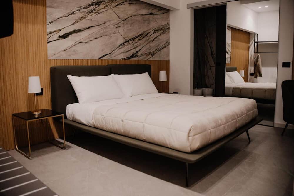 Partinico Apartment | Deluxe Suite with Balcony, Wi-Fi, and Air Conditioning