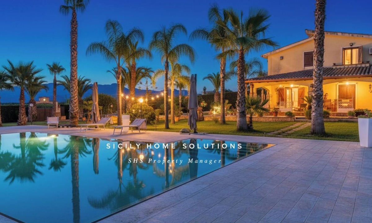 Partinico Villa | Deluxe Villa with Salata Pool Large Green Spaces By Sicily Home Solutions
