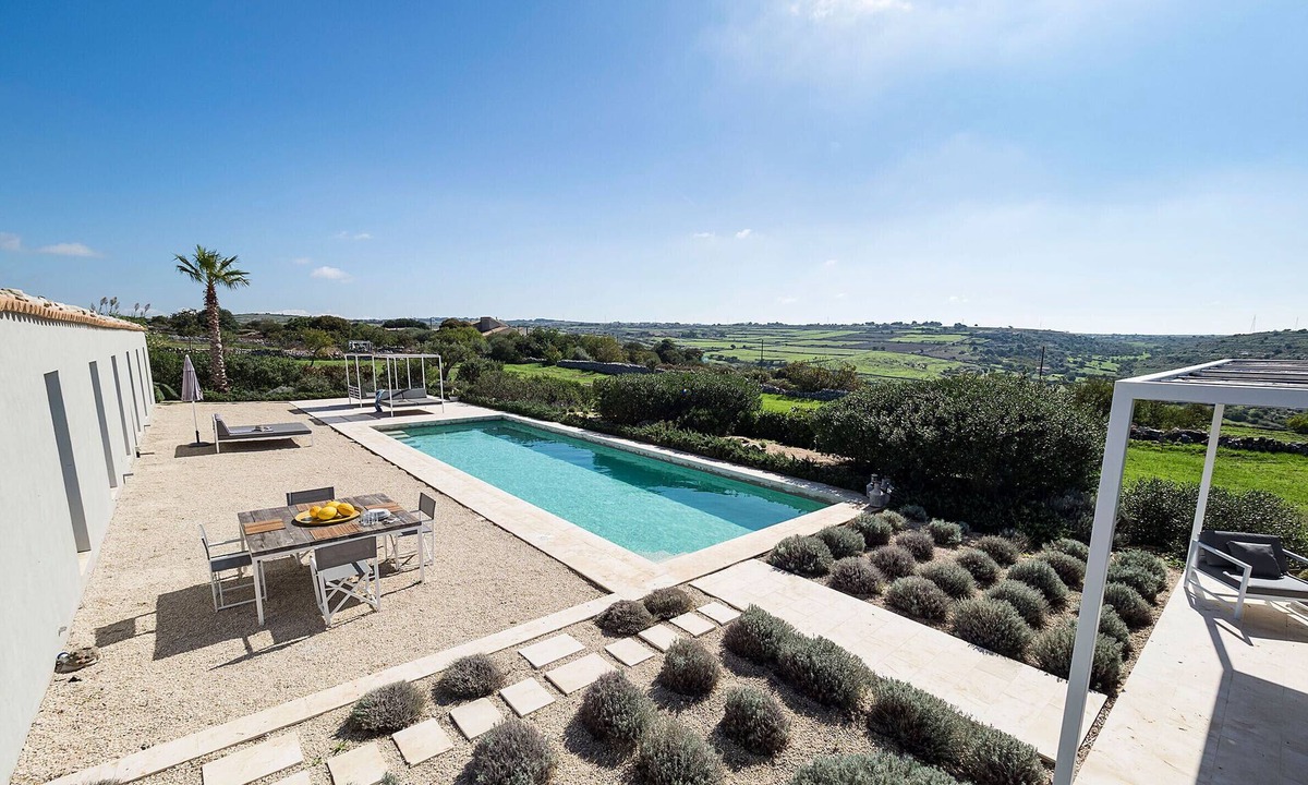 Ragusa Villa | Designer country villa with pool in Ragusa, Sicily
