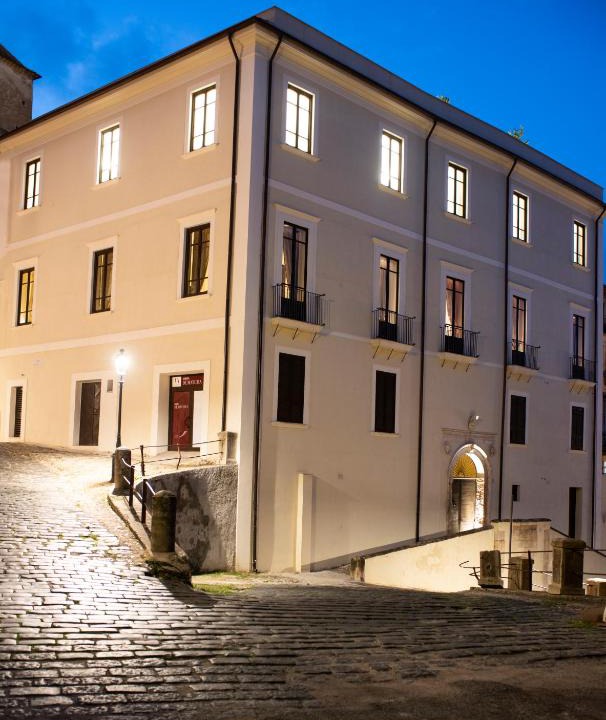 Cosenza Bed & Breakfast | Dimora de Matera Luxury Suites