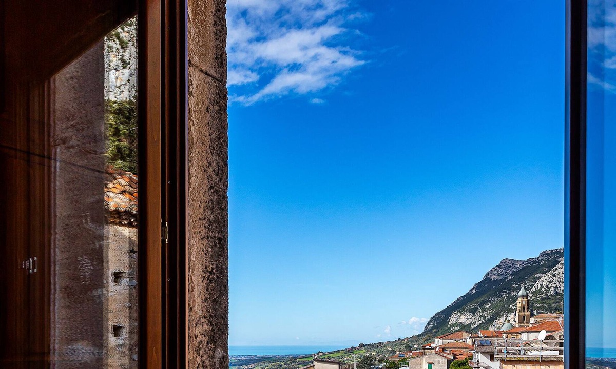 Giungano Apartment | Dimora del Duca Luxury apartment- minutes from Paestum and wonderful beaches