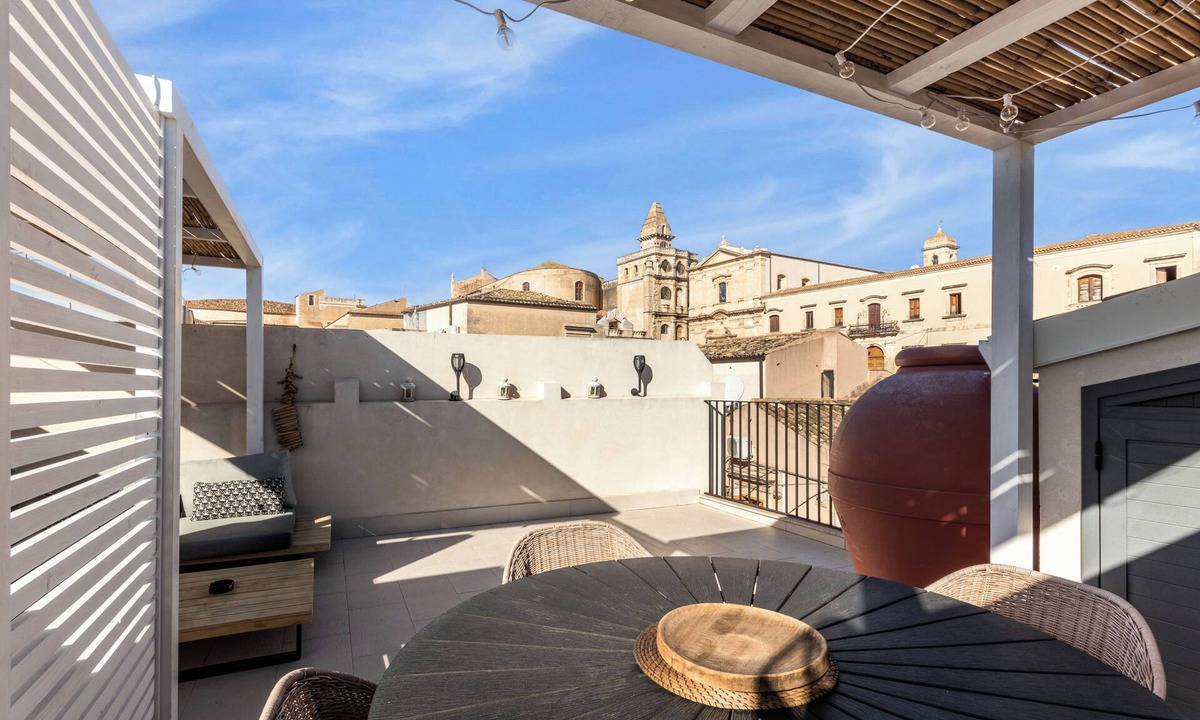 Noto Historic Centre Apartment | Donna Rosa Holiday Home - Terrazza
