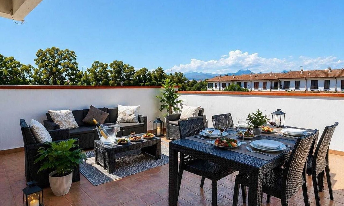 Cassano allo Ionio Apartment | Elegant 40-square-meter apartment (sleeps up to 4) with a 25-square-meter terrace.
