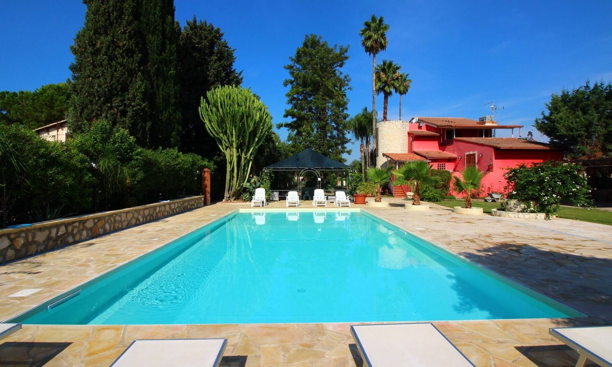 Syracuse Villa | ELEGANT AND WELCOMING PRIVATE VILLA AND HOSPITALITY FOR 8 PEOPLE