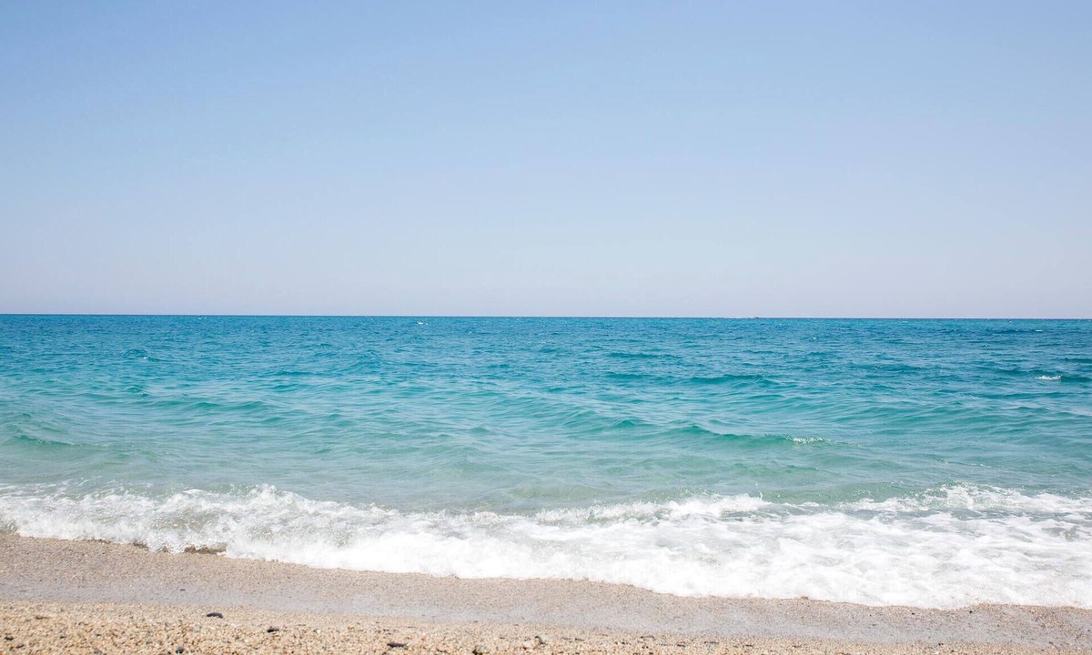 Brucoli House | Enjoy a relaxing vacation in this beautiful semi-detached house with sea view.