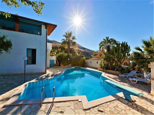 Valderice House | Equipped villa with private pool and panoramic sea views