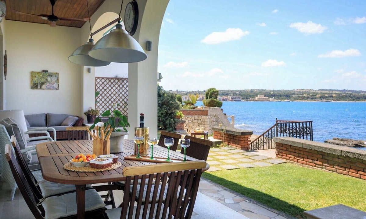 Brucoli Villa | Estiva - Three Bedroom Villa, Sleeps 6