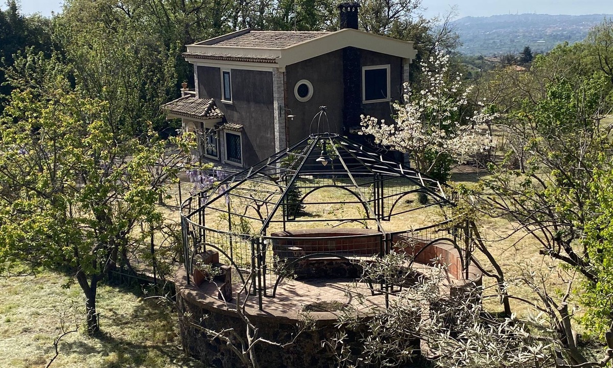 Viagrande Villa | Evocative villa 10 minutes from volcano Etna