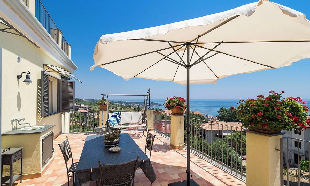 Aci Trezza Apartment | Exceptionally panoramic apartment-suite