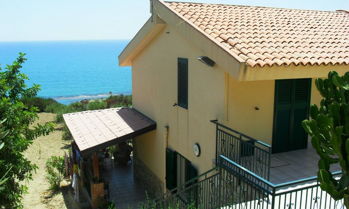 Licata House | Exklusive Villa mit Strandblick by Interhome