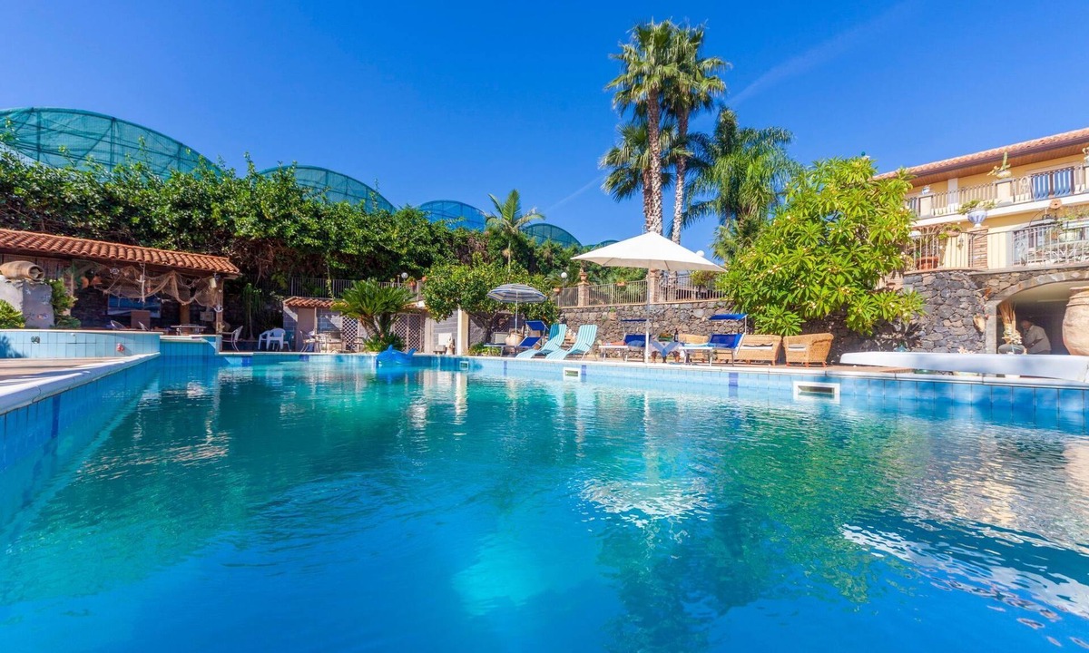 Fiumefreddo di Sicilia House | für 10 Personen in Fiuefreddo di Sicilia, Sizilien (Ostküste von Sizilien) by Interhome