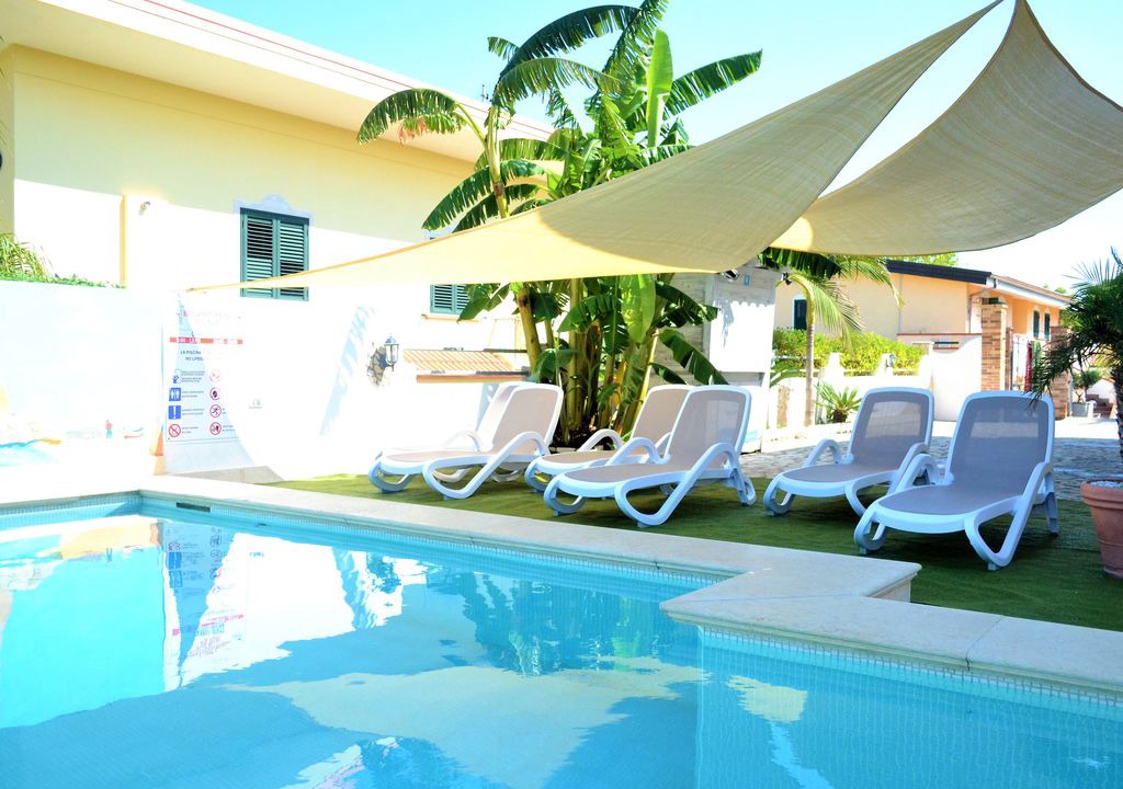 Briatico Apartment | Family Apartment with Pool and Wi-Fi 250m from the sea with private parking