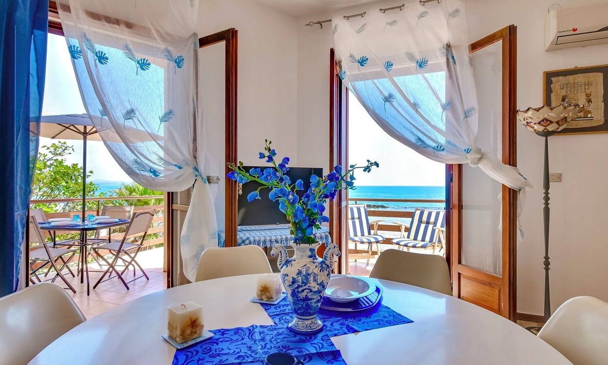 Sciacca Apartment | Fauci Holiday Home by Biddizzi Rari - Direct access to the beach, sea view