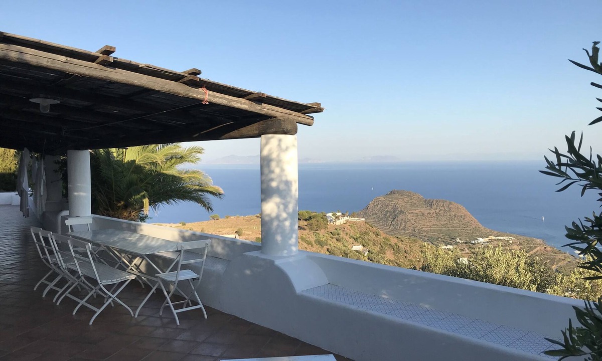 Stimpagnato House | Filicudi villa Aeolian style panoramic view next riserva felci above Portella
