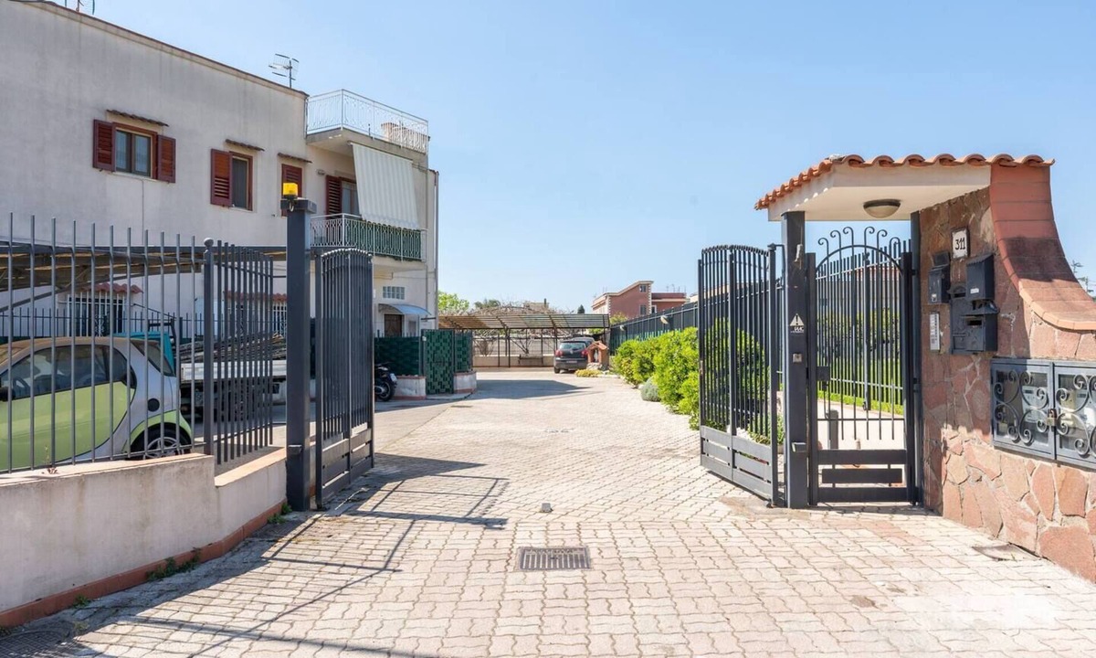Santa Maria la Carita Apartment | Five minutes from the excavations of Pompeii, family apartment with parking space.