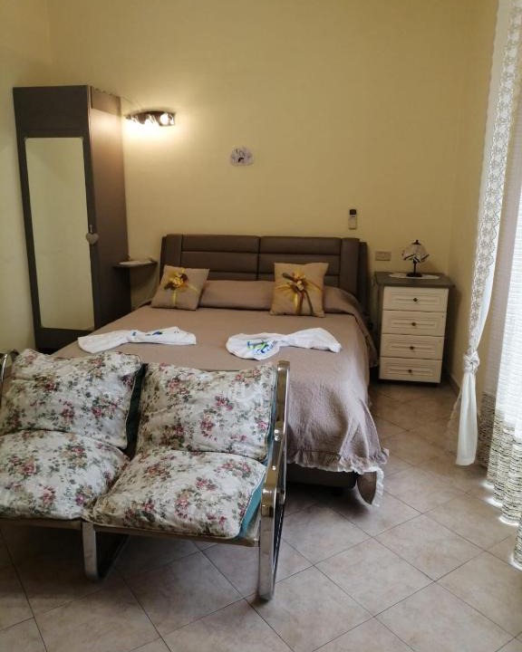 Torre Annunziata Apartment | FMR Oplonti PLINIO B&B